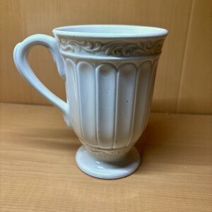 Lenox French perle Groove pedestal large coffee cup/mug. Approx 5.25” tall